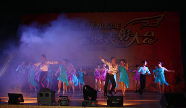 霸王花開朵朵艷，盛世歡騰迎新年